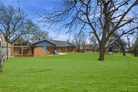 Tiny photo for 2412 Airline Dr, Brenham, TX 77833 (MLS # 26002480)
