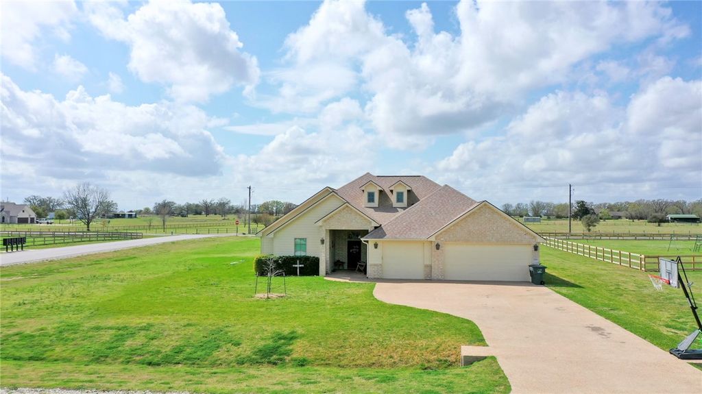 Photo of 7386 Garrison Creek Drive, Bryan, TX 77808 (MLS # 26003076)