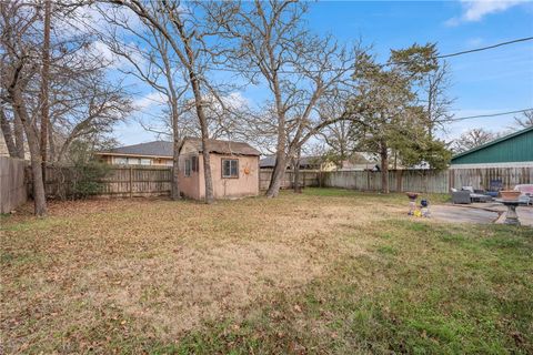 Tiny photo for 3302 Oregon Trail, Bryan, TX 77803 (MLS # 26005914)