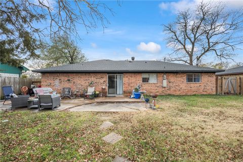 Tiny photo for 3302 Oregon Trail, Bryan, TX 77803 (MLS # 26005914)