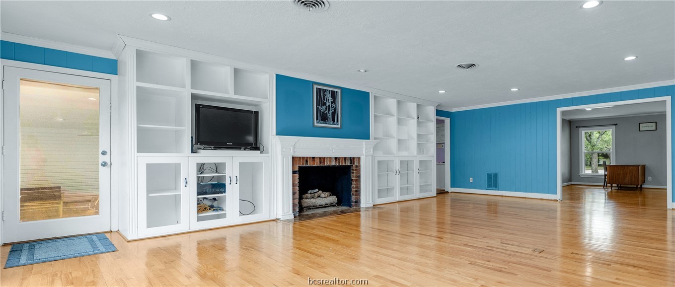 Bryan, Texas 77802, United States, 4 Bedrooms Bedrooms, ,4 BathroomsBathrooms,Residential,Pending,59437