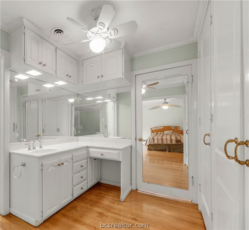 Bryan, Texas 77802, United States, 4 Bedrooms Bedrooms, ,4 BathroomsBathrooms,Residential,Pending,59437