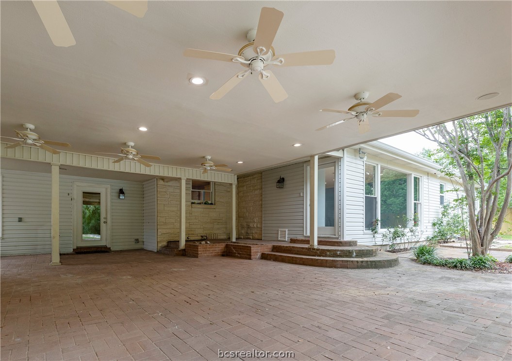 Bryan, Texas 77802, United States, 4 Bedrooms Bedrooms, ,4 BathroomsBathrooms,Residential,Pending,59437