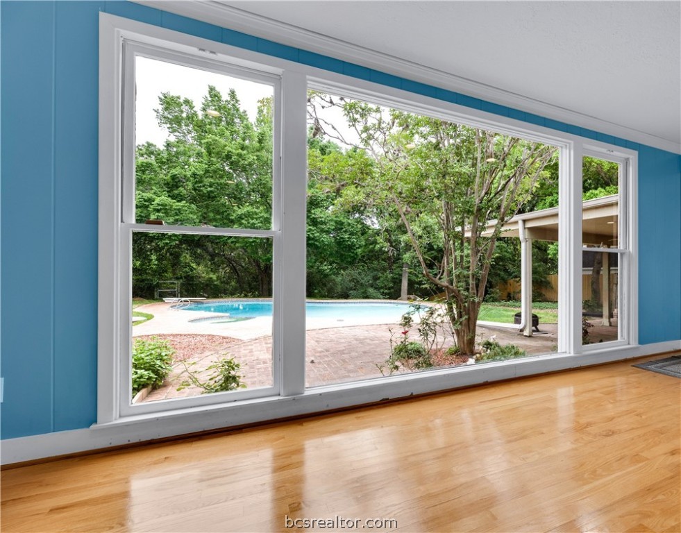 Bryan, Texas 77802, United States, 4 Bedrooms Bedrooms, ,4 BathroomsBathrooms,Residential,Pending,59437