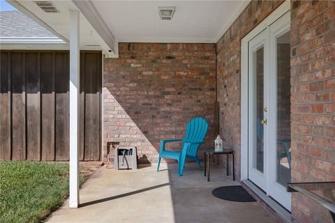 Tiny photo for 3720 Brighton Drive, Bryan, TX 77802 (MLS # 25011039)