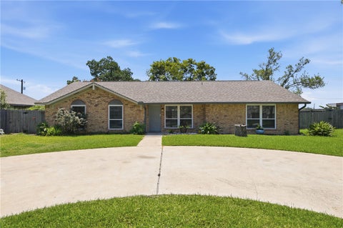 Photo of 2210 Quail Hollow Drive, Bryan, TX 77802 (MLS # 26009417)