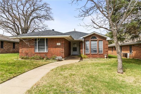 Photo of 1821 Gettysburg Lane, Bryan, TX 77802 (MLS # 26002809)