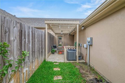 Tiny photo for 1753 Summit Crossing Lane, College Station, TX 77845 (MLS # 26004793)