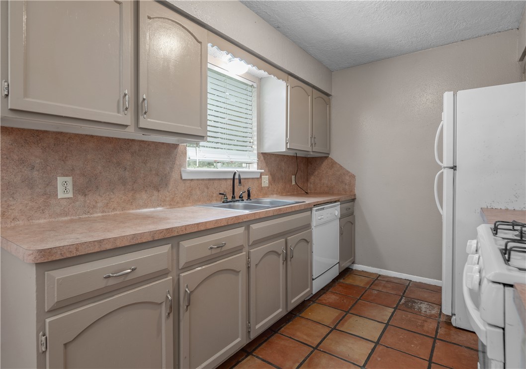 College Station, Texas 77840, United States, 4 Bedrooms Bedrooms, ,2 BathroomsBathrooms,Residential,Active,226949