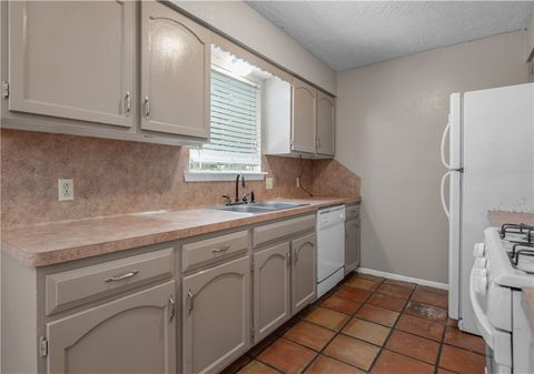 Tiny photo for 1433 MAGNOLIA Dr, College Station, TX 77840 (MLS # 25010801)
