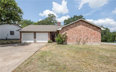 Photo of 1433 MAGNOLIA Dr, College Station, TX 77840 (MLS # 25010801)