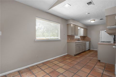 Tiny photo for 1433 MAGNOLIA Dr, College Station, TX 77840 (MLS # 25010801)