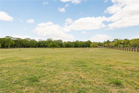 Tiny photo for 9600 Shadow Creek Trl, Bryan, TX 77808 (MLS # 26003829)