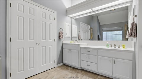 Tiny photo for 2312 E Mercers Landing LNDG, Bryan, TX 77808 (MLS # 26012021)