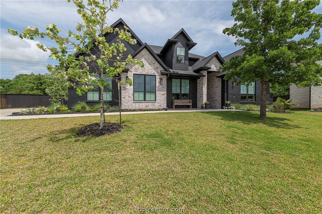 Photo of 2030 Pebble Bend Drive, College Station, TX 77845 (MLS # 26004586)
