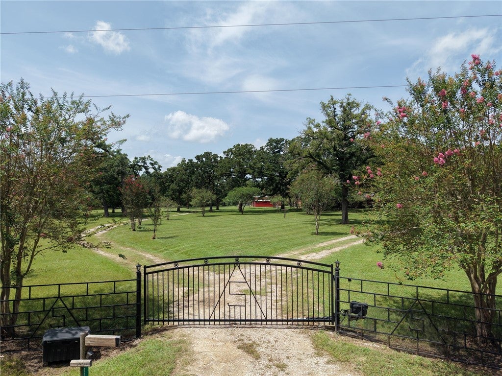 Photo of 11994 Long Trussel Road, Bryan, TX 77808 (MLS # 26009320)