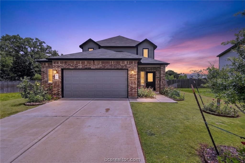 Photo of 4718 Milagro Loop, Bryan, TX 77807 (MLS # 26006816)