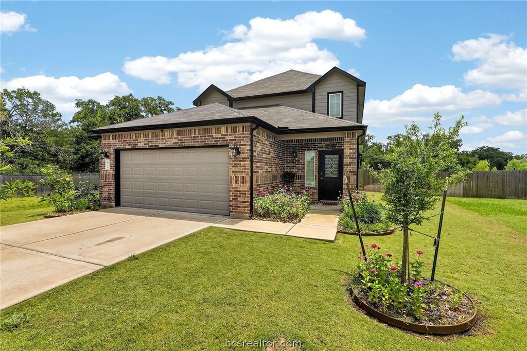Photo of 4718 Milagro Loop, Bryan, TX 77807 (MLS # 26006816)