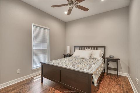 Tiny photo for 1104 Jennifer Street, Madisonville, TX 77864 (MLS # 26002599)