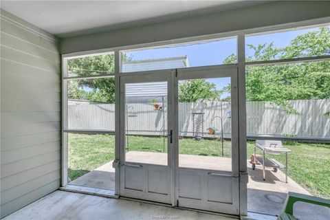 Tiny photo for 1104 Jennifer Street, Madisonville, TX 77864 (MLS # 26002599)