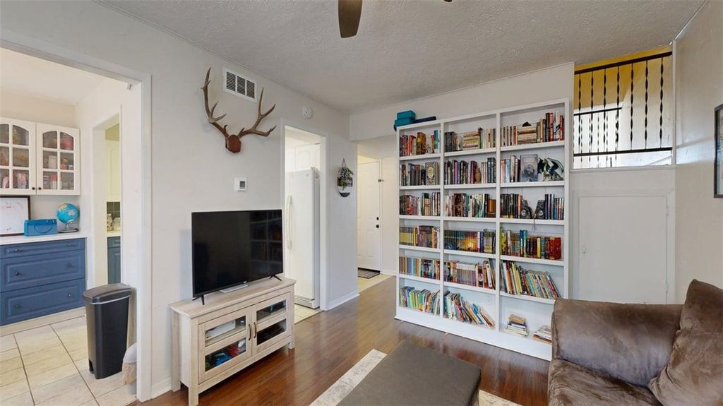 Photo of 3808 Plainsman Lane, Bryan, TX 77802 (MLS # 26006093)
