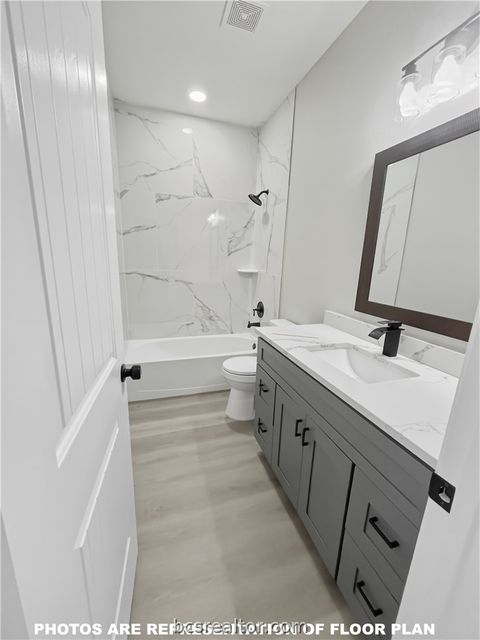 Tiny photo for 907 Dulce Court, Hearne, TX 77859 (MLS # 26001749)