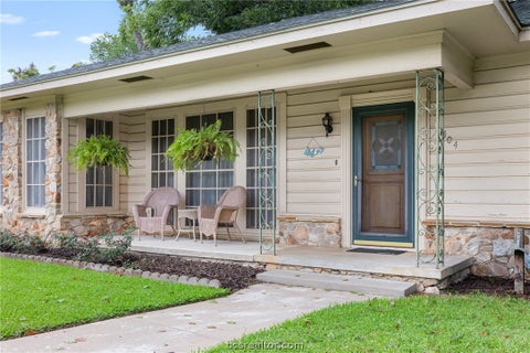 Tiny photo for 404 W Tom Green Street ST, Brenham, TX 77833 (MLS # 26007483)
