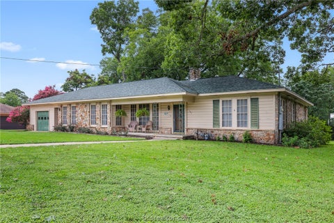 Tiny photo for 404 W Tom Green Street ST, Brenham, TX 77833 (MLS # 26007483)