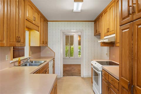 Tiny photo for 404 W Tom Green Street ST, Brenham, TX 77833 (MLS # 26007483)