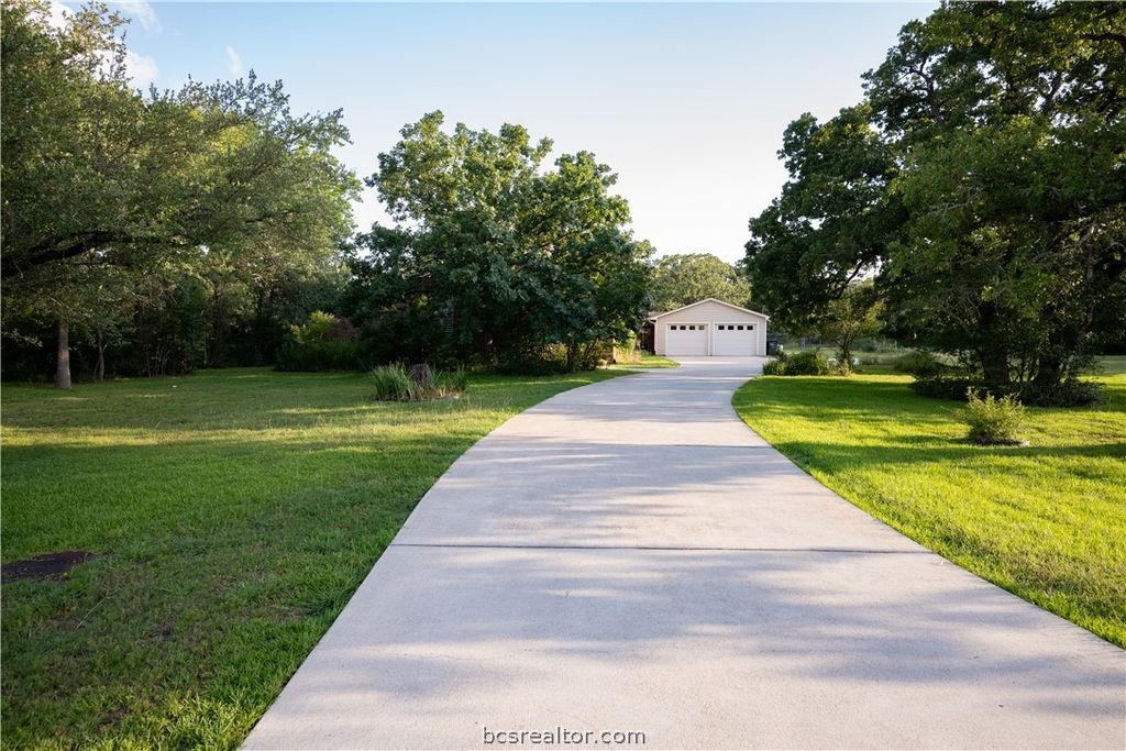 Photo of 1003 Howe Drive, College Station, TX 77845 (MLS # 26001797)