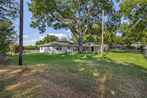 Tiny photo for 1906 Gun and Rod Road, Brenham, TX 77833 (MLS # 25010546)