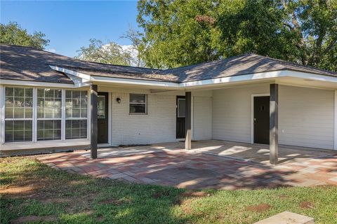 Tiny photo for 1906 Gun and Rod Road, Brenham, TX 77833 (MLS # 25010546)