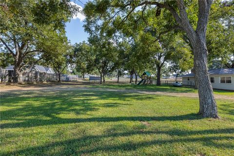 Tiny photo for 1906 Gun and Rod Road, Brenham, TX 77833 (MLS # 25010546)