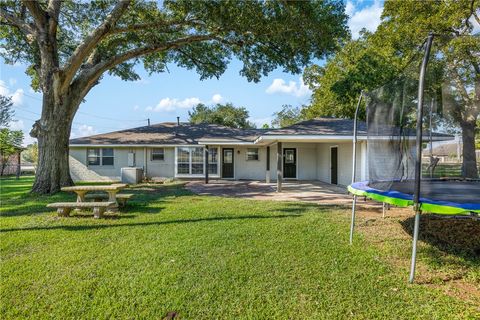 Tiny photo for 1906 Gun and Rod Road, Brenham, TX 77833 (MLS # 25010546)