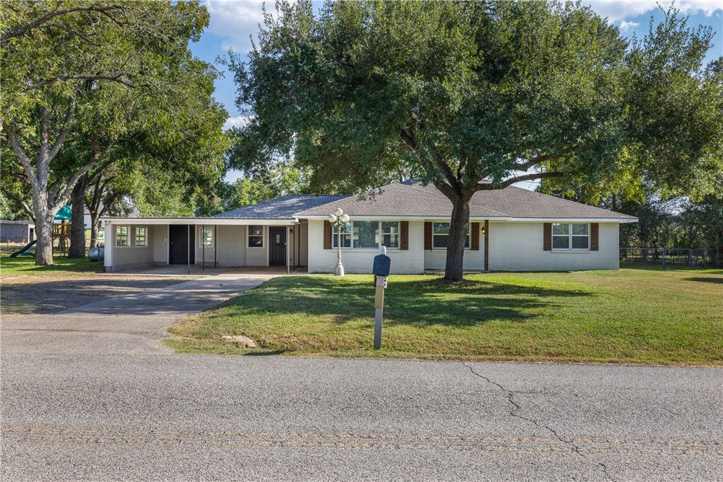 Photo of 1906 Gun and Rod Road, Brenham, TX 77833 (MLS # 25010546)