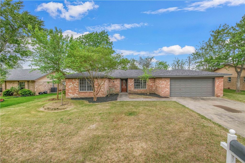 Photo of 2906 Woodmeadow Drive, Bryan, TX 77802 (MLS # 26004157)