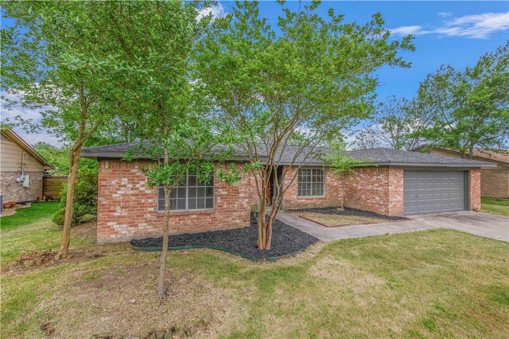 Photo of 2906 Woodmeadow Drive, Bryan, TX 77802 (MLS # 26004157)