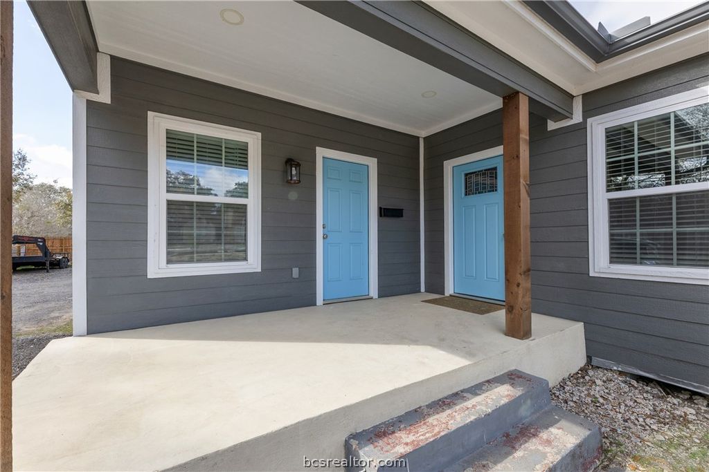 Photo of 1557 E Wm J Bryan Parkway, Bryan, TX 77803 (MLS # 26002694)