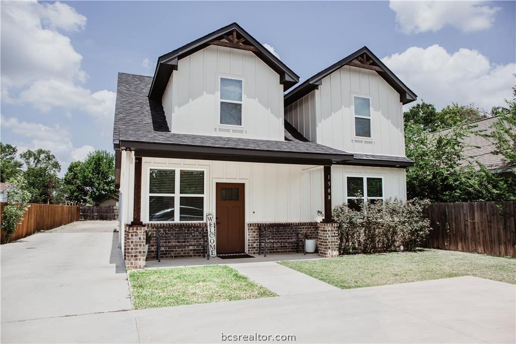 Photo of 1508 Boone, Bryan, TX 77803 (MLS # 26009493)