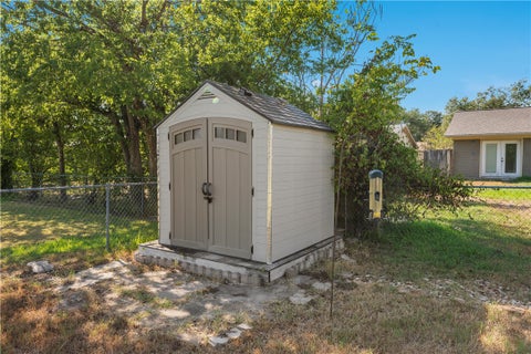 Tiny photo for 3902 Oak Bluff Circle, Bryan, TX 77802 (MLS # 26011635)