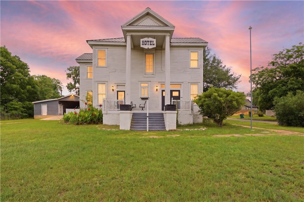 Photo of 408 S Railroad Avenue, Calvert, TX 77837 (MLS # 26005418)