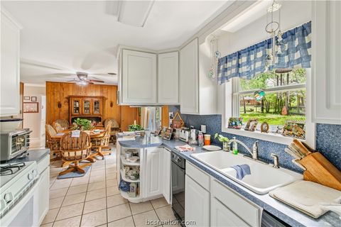 Tiny photo for 1302 Laura Lane, College Station, TX 77840 (MLS # 26003909)