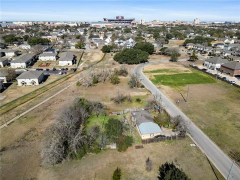 Tiny photo for 904 Eleanor Street, College Station, TX 77840 (MLS # 26001457)