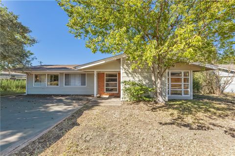 Photo of 520 Helena Street, Bryan, TX 77801 (MLS # 25011407)