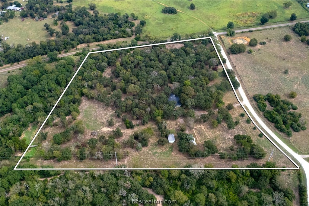 Photo of 8516 River Ridge Drive, Hearne, TX 77859 (MLS # 26012252)