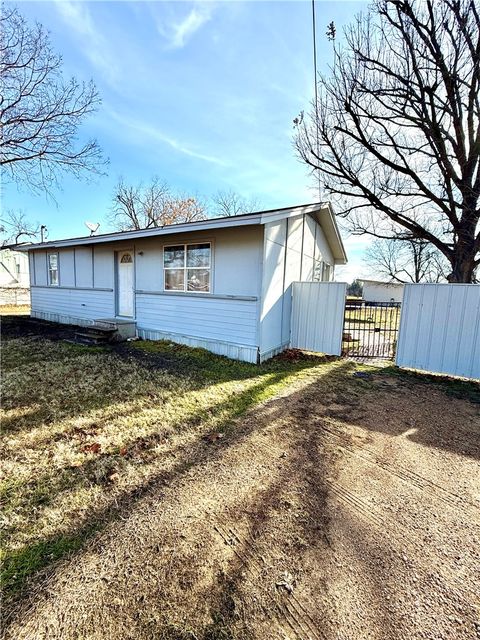 Tiny photo for 2105 N Karnes, Cameron, TX 76520 (MLS # 26001318)