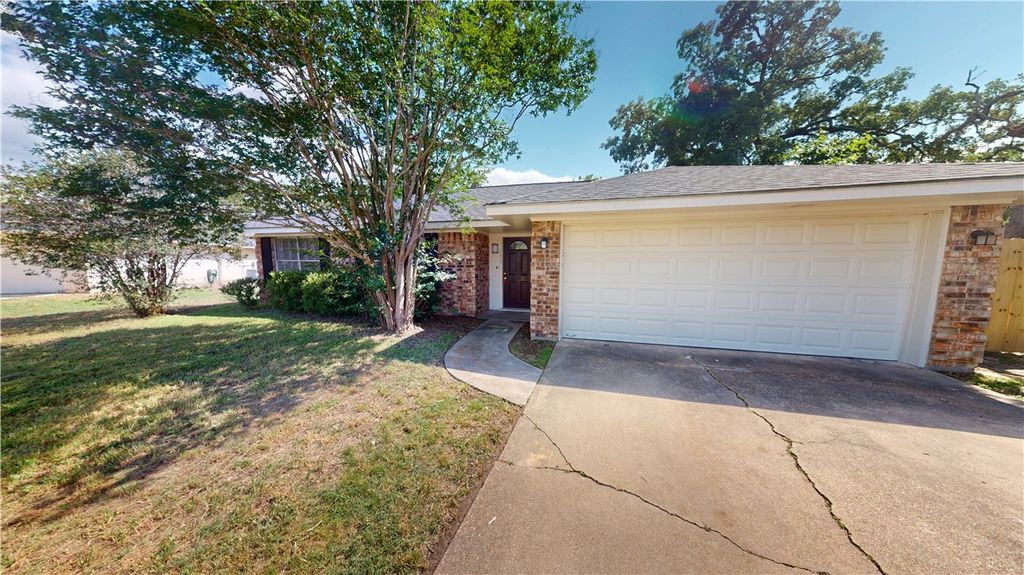Photo of 2010 Rayburn Court, College Station, TX 77840 (MLS # 26006170)