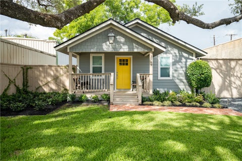 Tiny photo for 2709 S College Avenue, Bryan, TX 77801 (MLS # 26008976)