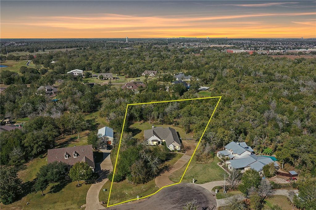 Photo of 4662 Hidden Springs Way Way, College Station, TX 77845 (MLS # 26000786)