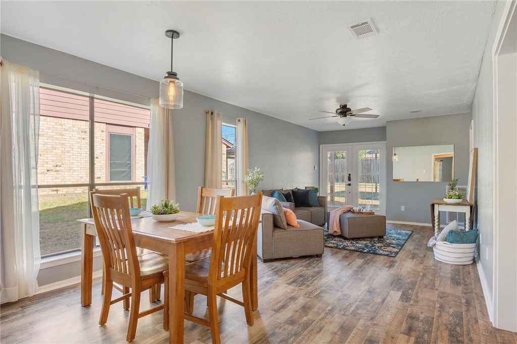 Photo of 4006 Woodcrest Drive, Bryan, TX 77802 (MLS # 26001606)